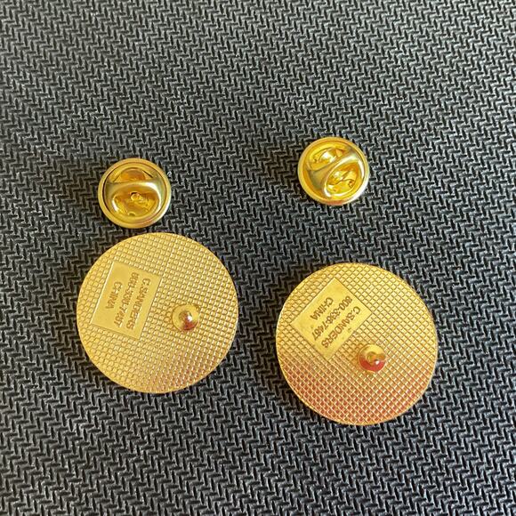 Sahib Shrine Circus Mom and Dad Pin 2003 Collectors Pins with Backs Great Cond - Picture 6 of 6